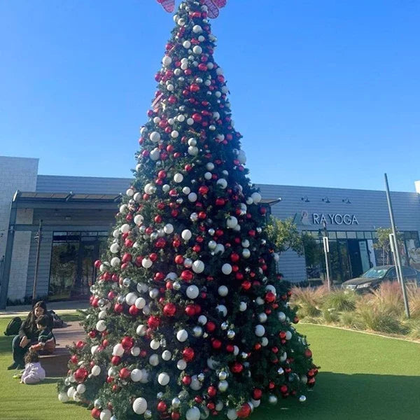 20ft-giant-treepPredecorated-cool-white-twinkle-Lights-and-ornaments