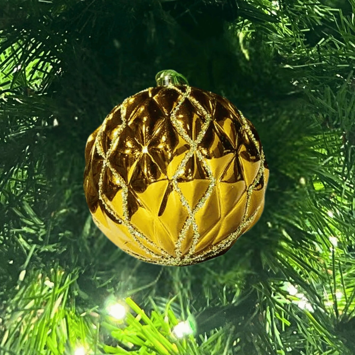 Gold-Ornament-Shiny-with-Glitter-Diamond-Swirl-2