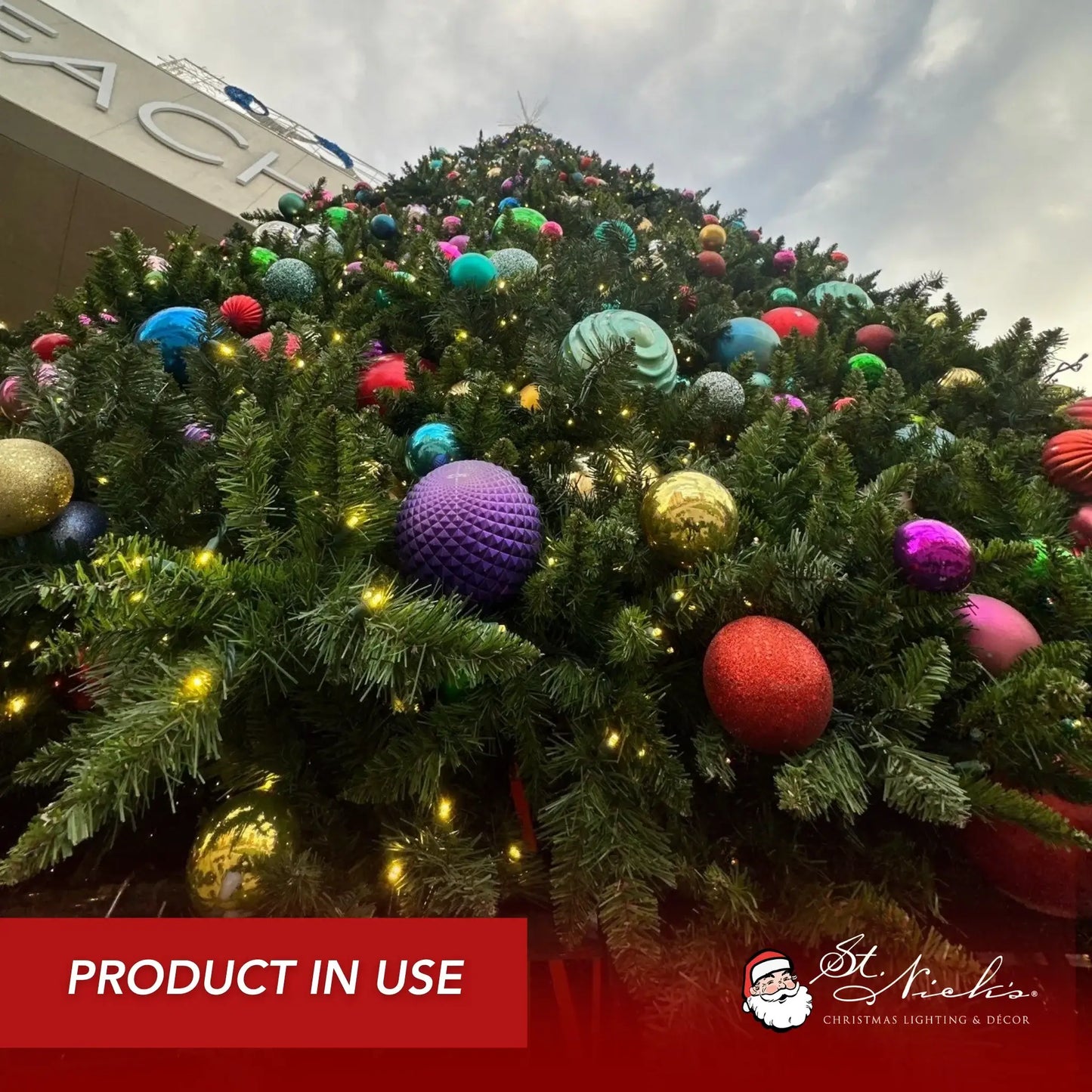 Green-Garland-Predecorated-with-Warm-White-Lights-9x14-Multi-7