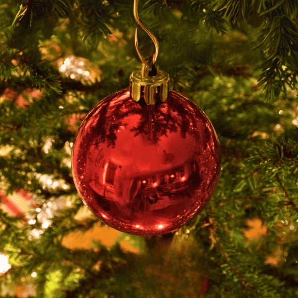 Red-Ornament-Shiny-Ball-2