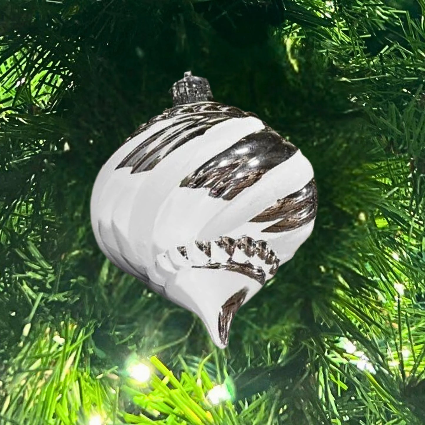 Silver-Shiny-Swirl-White-Glitter-2