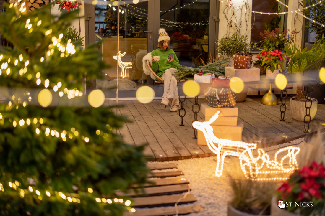 garden-party-with-christmas-tree-decor