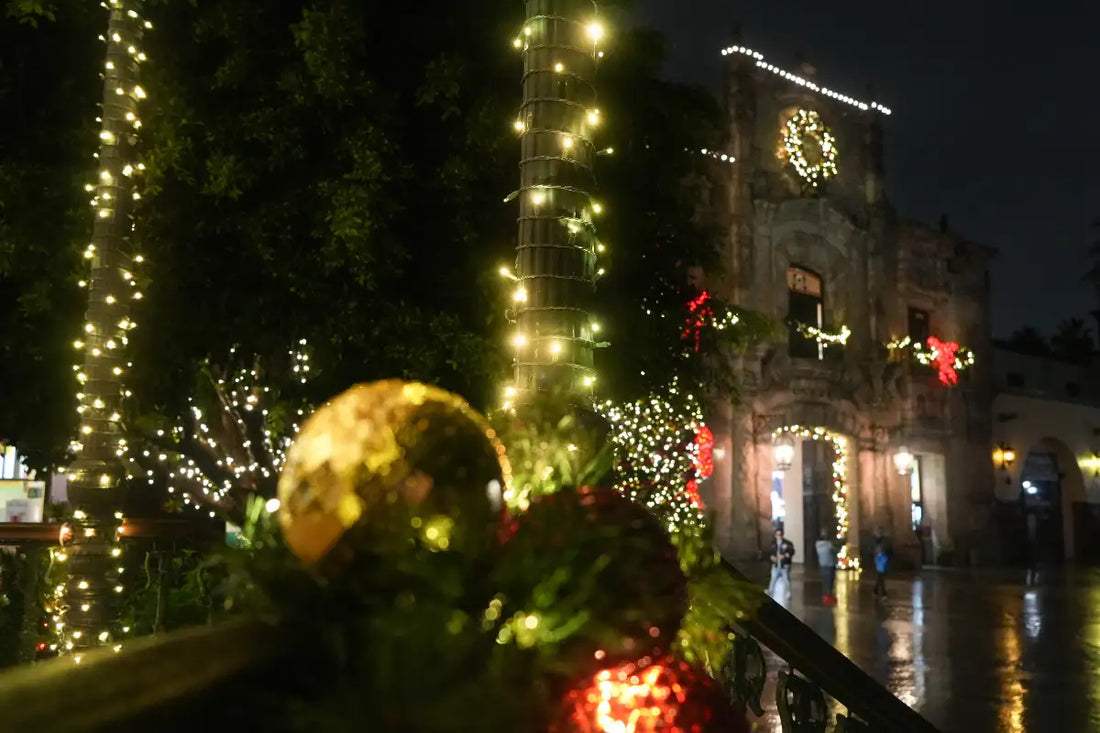 How Commercial Decorators Plan Year-Round Seasonal Displays