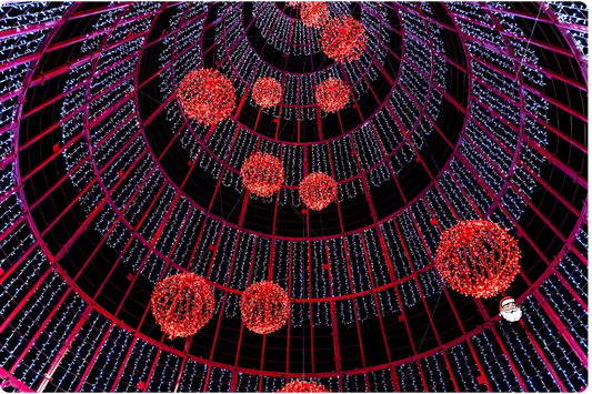 modern-sphere-lights-christmas-tree