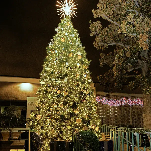 30FT Giant christmas Tree Warm Cool White 5MM with Gold and Silver Ornaments