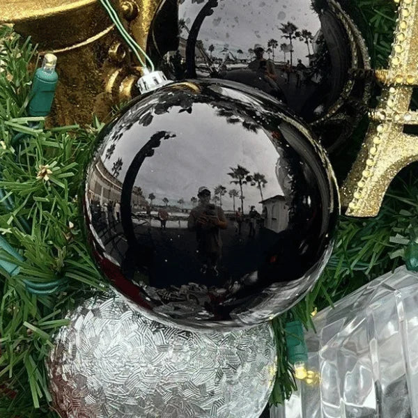 Black-Ornament-Shiny-Ball-2