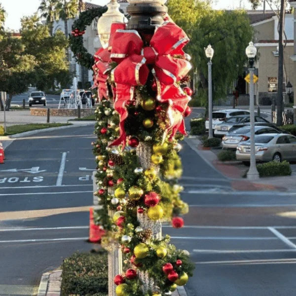 Christmas-Bow-Red-Nylon-with-Gold-Lining-2