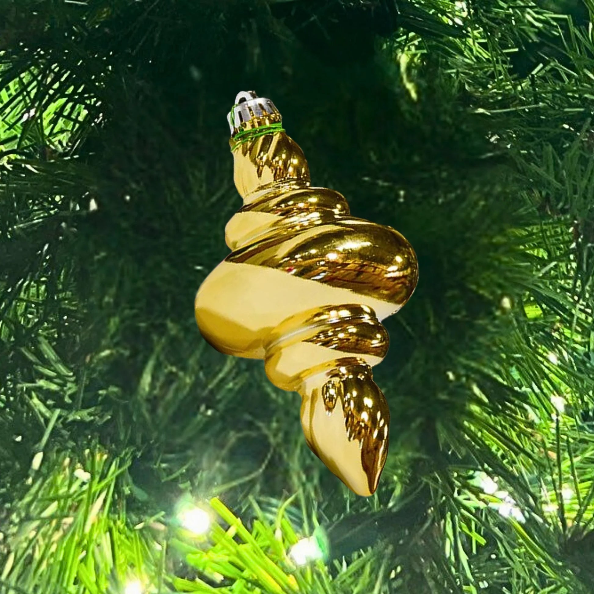 Gold-Ornament-Shiny-Finials-2