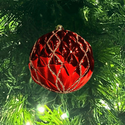 Red-Ornament-Glitter-Quilt-with-Glitter-Gold-2