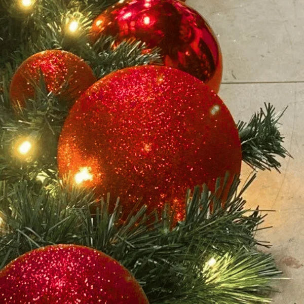 Red-Ornament-Shiny-Quilted-Ball-2