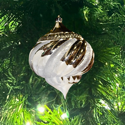 Silver-Ornament-Shiny-Swirl-Sequin-Onion-2