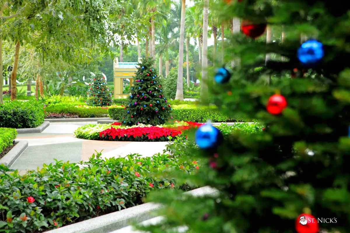 garden-party-with-christmas-tree-decor