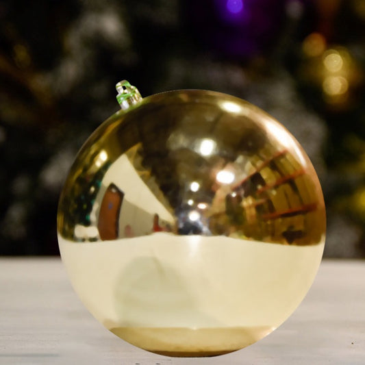 gold-shiny-ball-christmas-tree-decor-ornament-st-nicks-CA