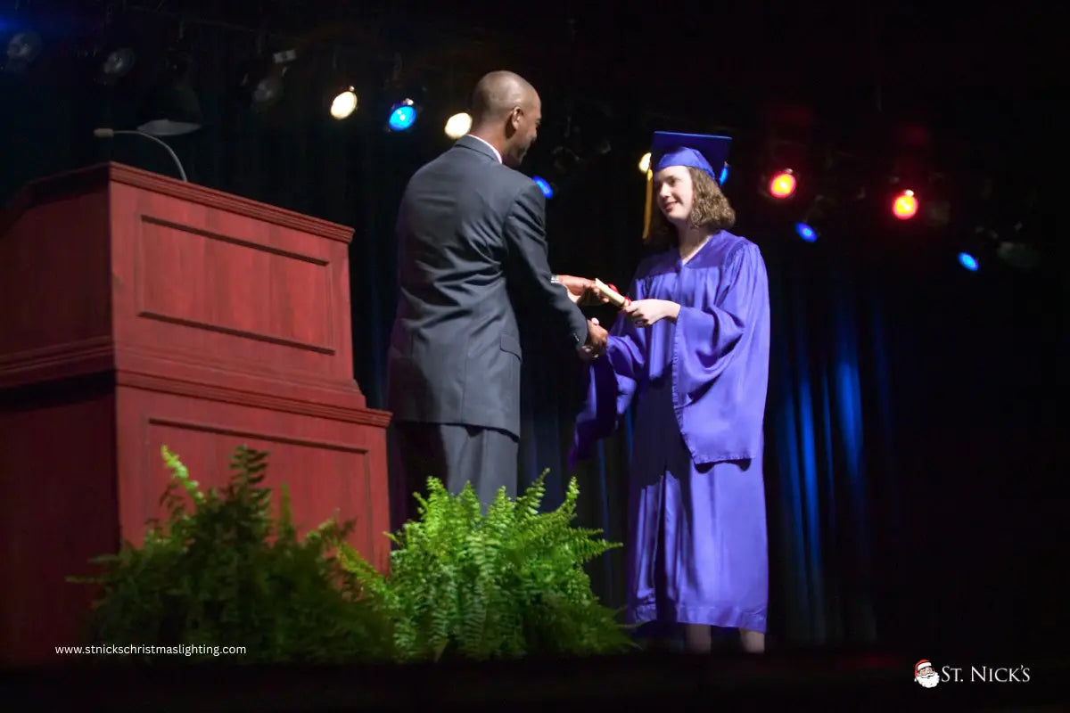 graduation-party-lighting-ideas