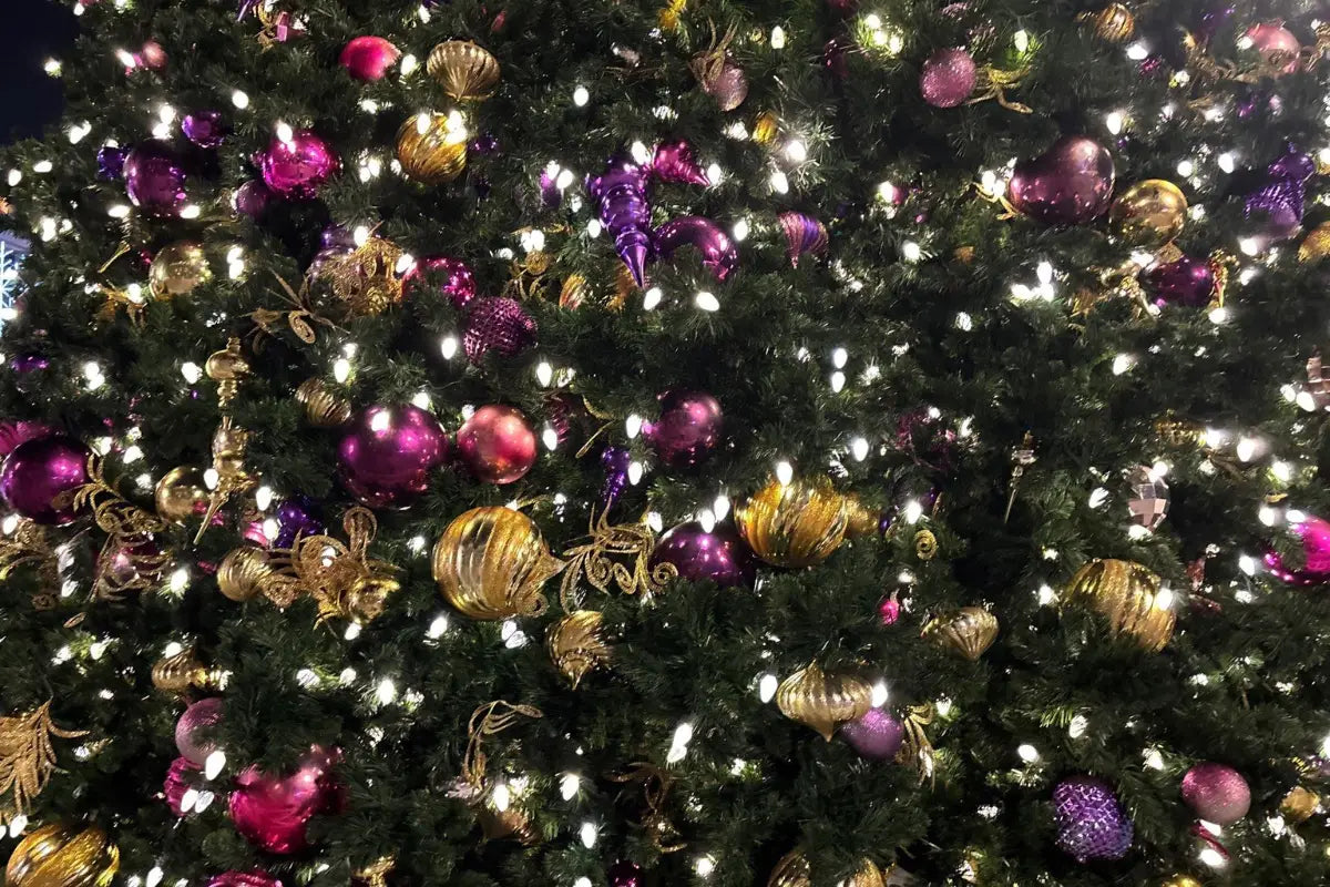 christmas-lights-and-decorations