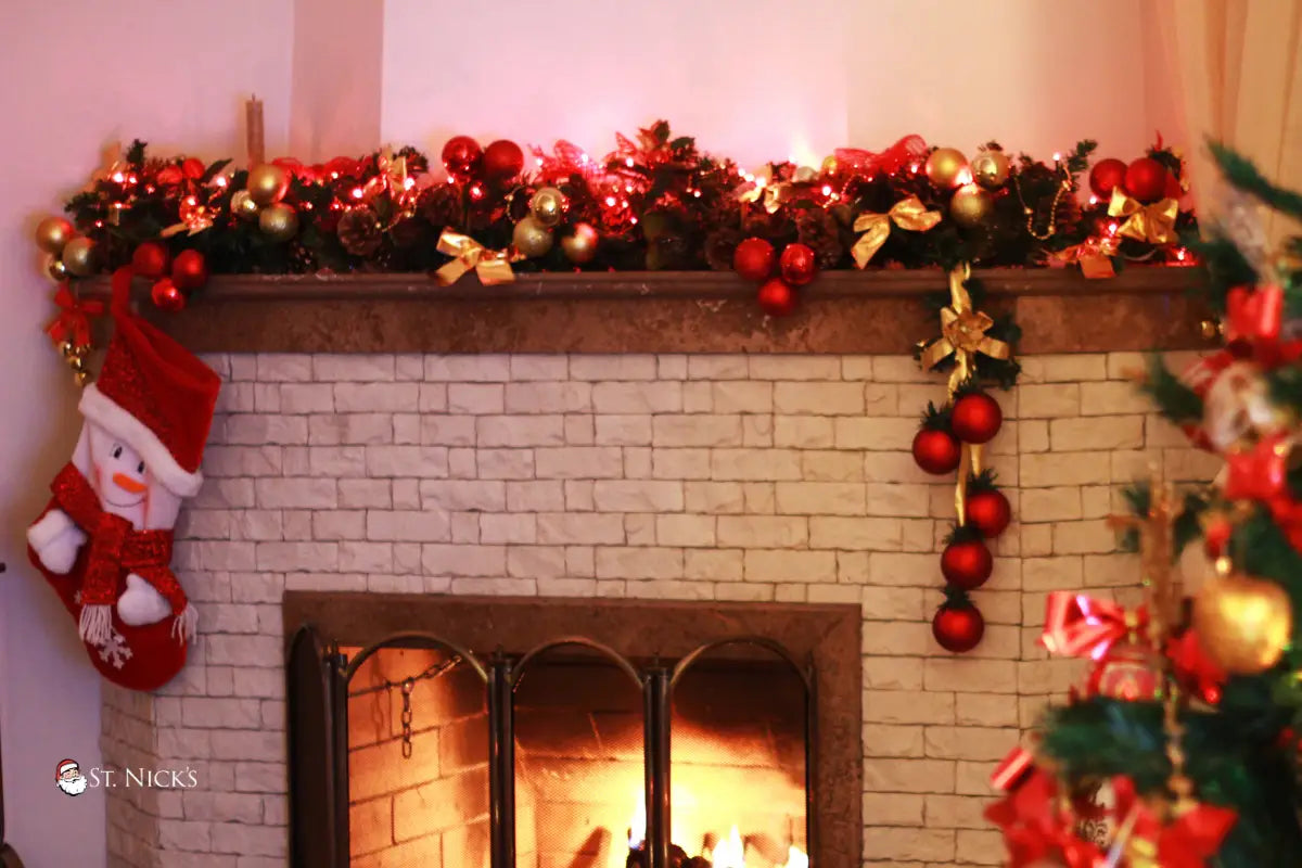 red-garlands-christmas-decor