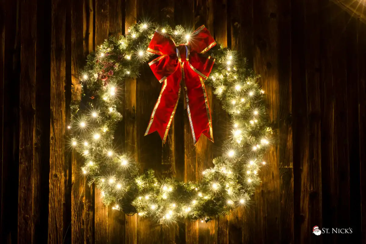 Load video: wreaths-and-christmas-bow